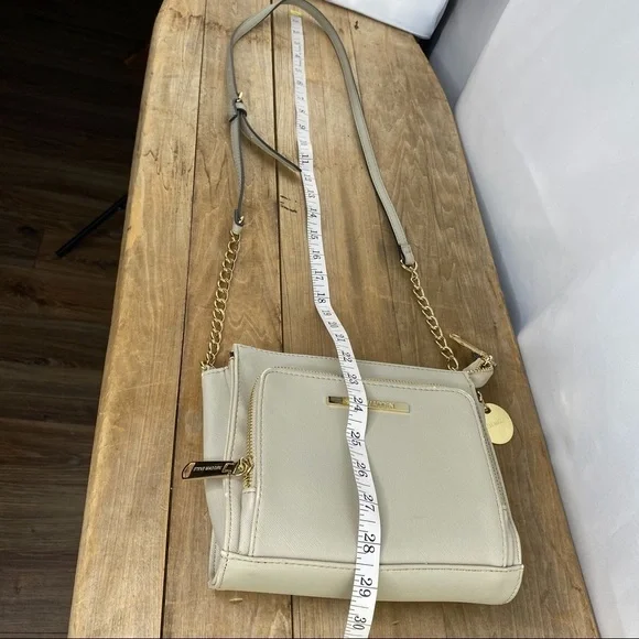 Steve Madden light gray crossbody bag with gold chain strap hardware - Picture 11 of 13
